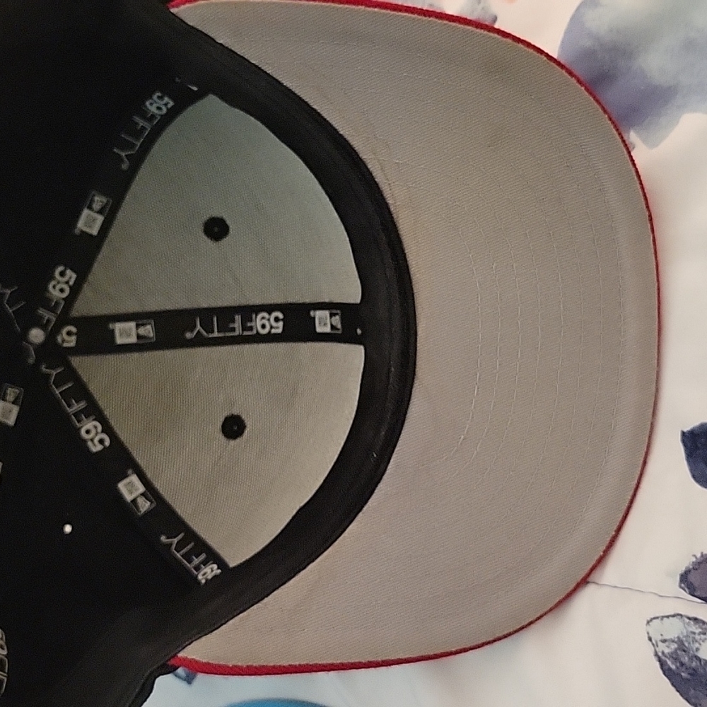 Fitted hat - Picture 2 of 3